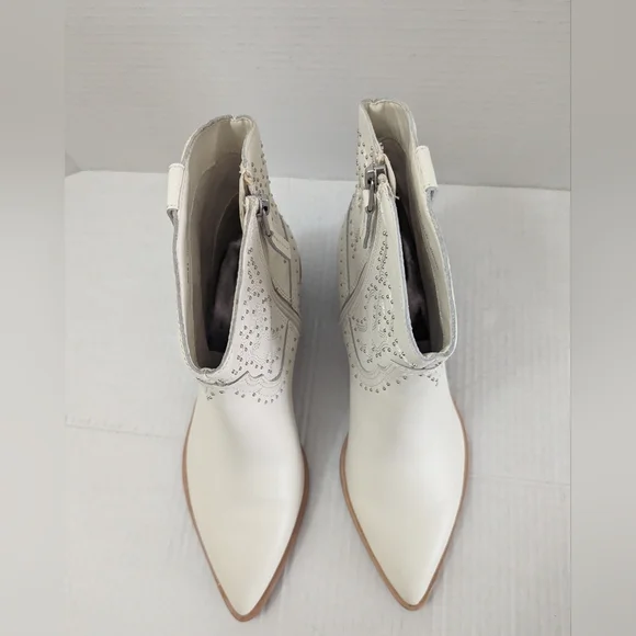 Dolce Vita Solow Stud Western Ivory Leather Boots Women's Size 8 1/2 NWOB - Picture 5 of 8